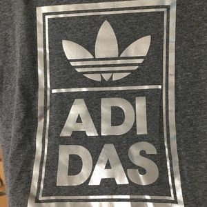 Adidas T-shirt size small